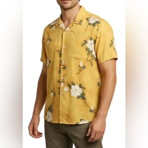 Men’s Floral Button Down Shirt. Size L.